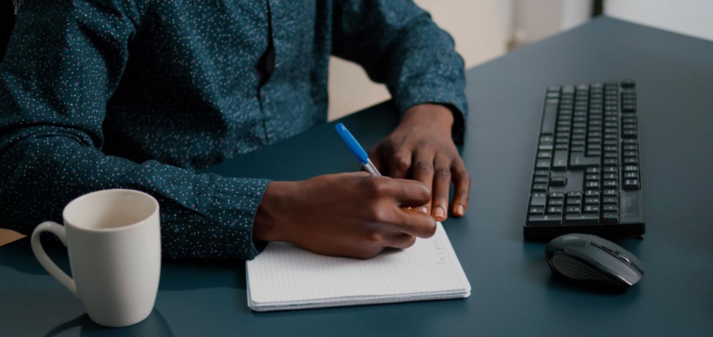 Méthodologie d'apprentissage progressif des stratégies financières